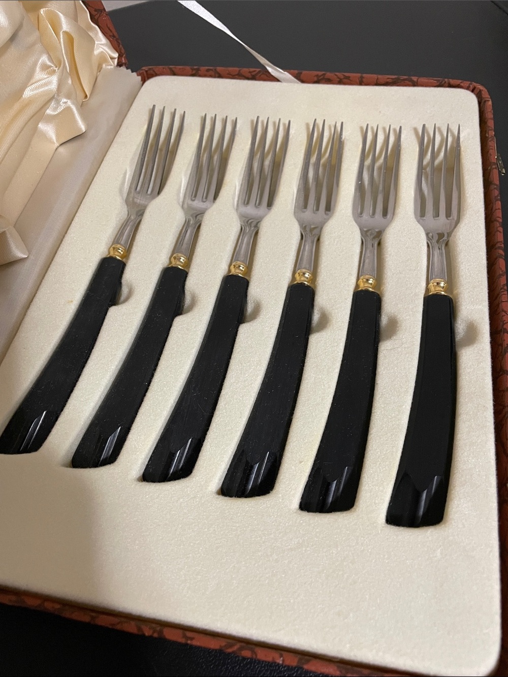 Vintage Glo-Hill Bakelite Handle Forks in Case